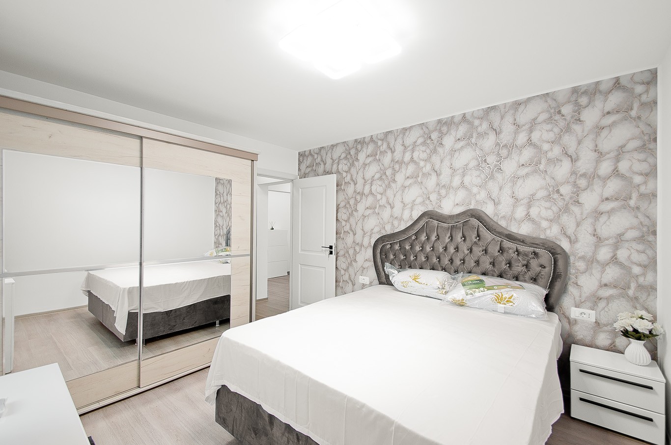 APARTAMENT DE LUX DE INCHIRIAT