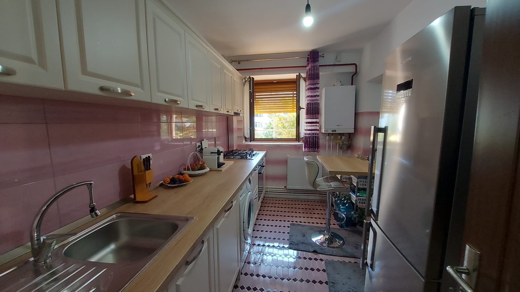 4 cam dec ICF, etaj 1, spatios, liber