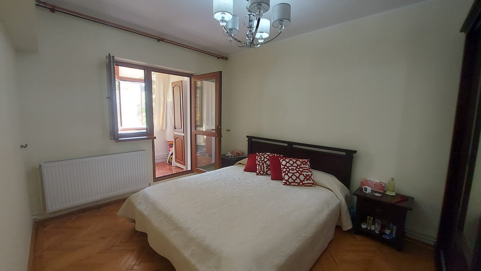 4 cam dec ICF, etaj 1, spatios, liber