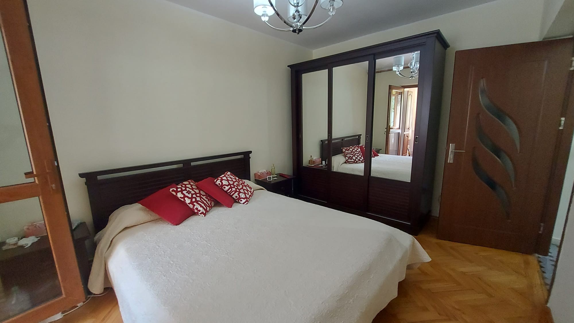4 cam dec ICF, etaj 1, spatios, liber