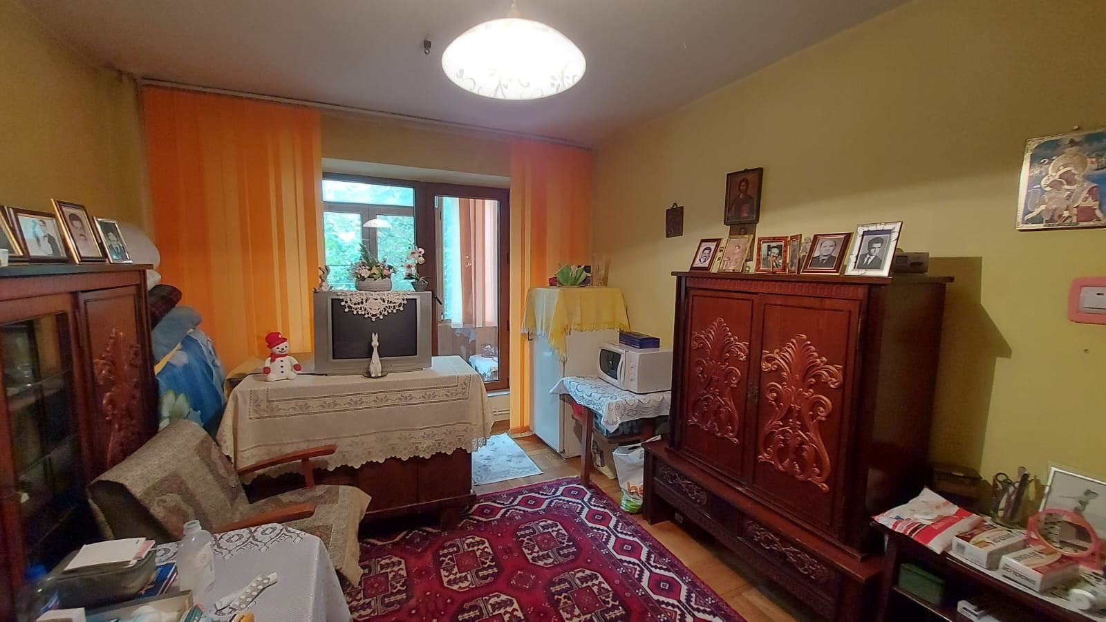 2 cam dec Mazepa 2 etaj 1, mobilat si utilat