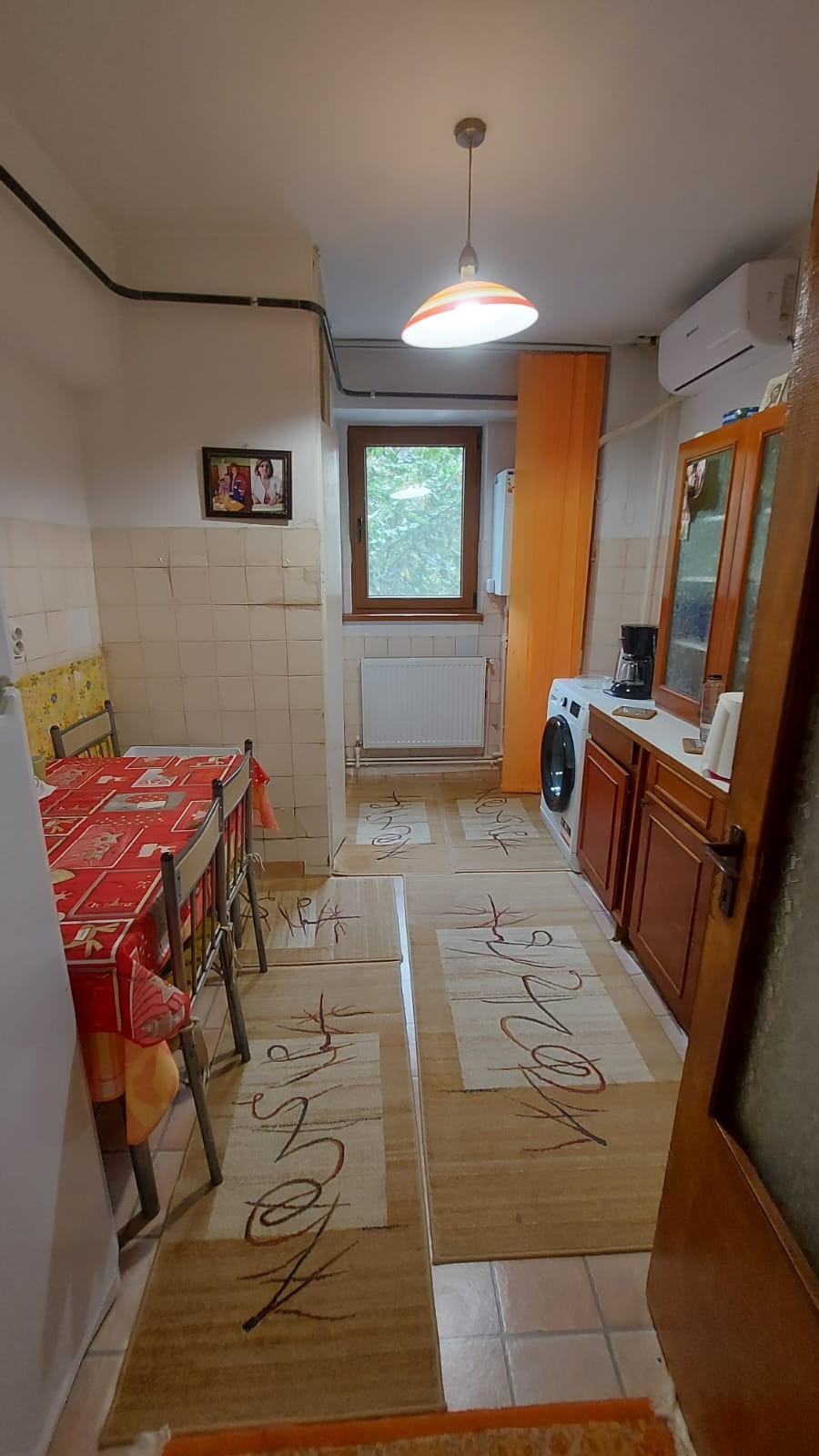 2 cam dec Mazepa 2 etaj 1, mobilat si utilat
