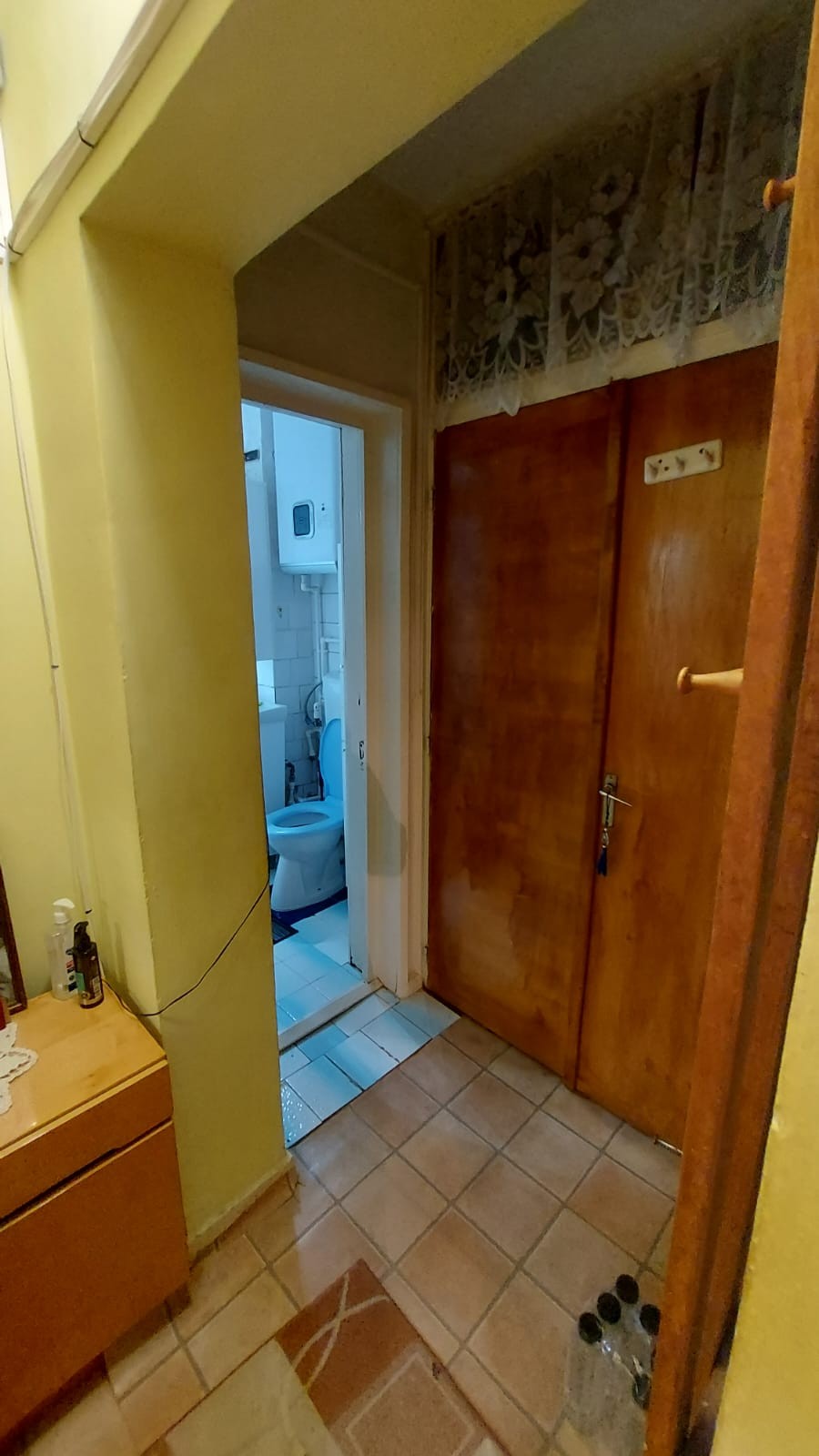 2 cam dec Mazepa 2 etaj 1, mobilat si utilat