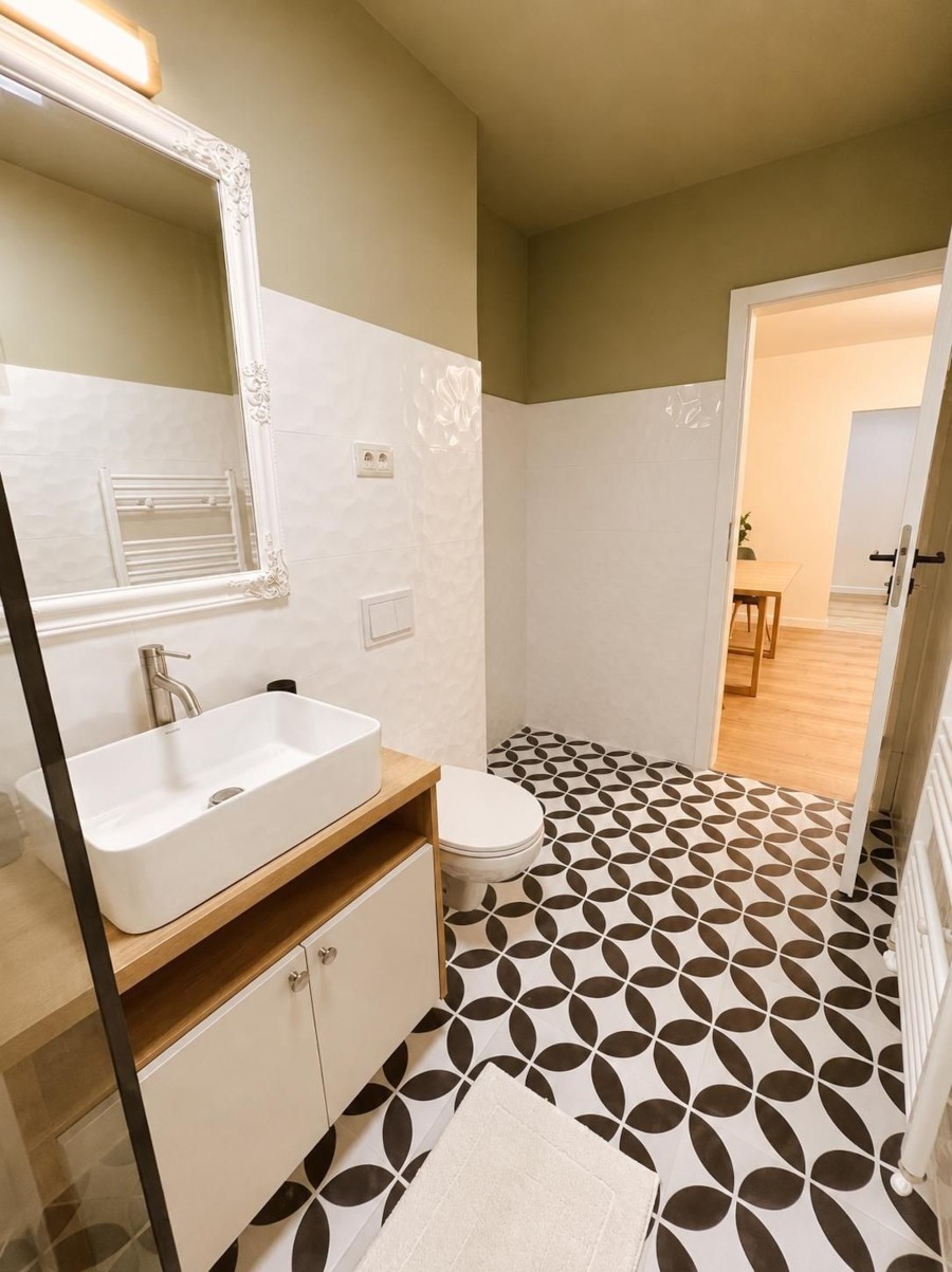 Apartament renovat si mobilat nou