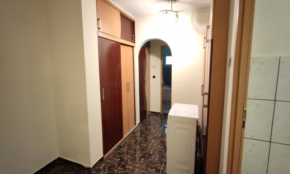 Apartament 2 camere Piata Centrala