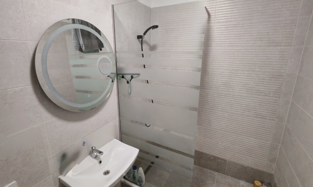 Apartament spatios in bloc nou