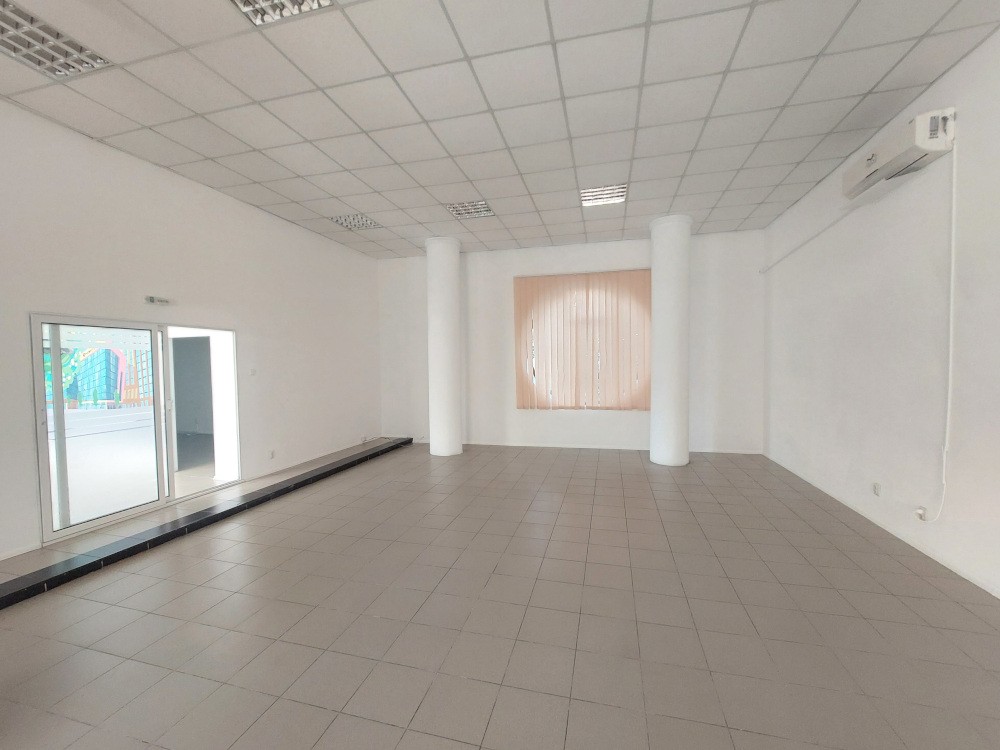 Spatiu comercial de vanzare Ultimul Leu